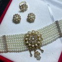 Parure dorée à perles et strass