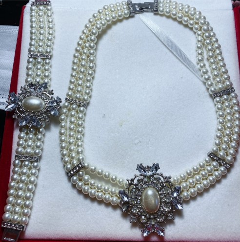 Parure argenté en Perles – Collier et Bracelet Élégants