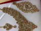 Parure Indienne Dorée avec Strass Rose Pâle – Collier, Boucles d'Oreilles et Tikka Élégants