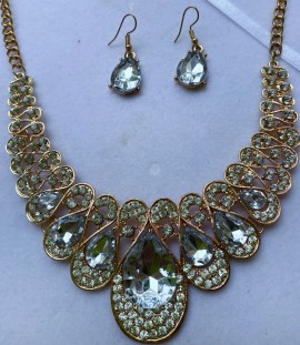 Parure Dorée Élégante 2 Pièces : Collier & Boucles d'Oreilles – Bijou Raffiné et Chic