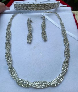 Parure Argentée Strass Torsadée - Collier, Boucles d'Oreilles et Serre-Tête