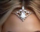 Bijou Frontal Élégant en Cristaux et Perles – Accessoire Raffiné pour Mariage et Occasions Spéciales